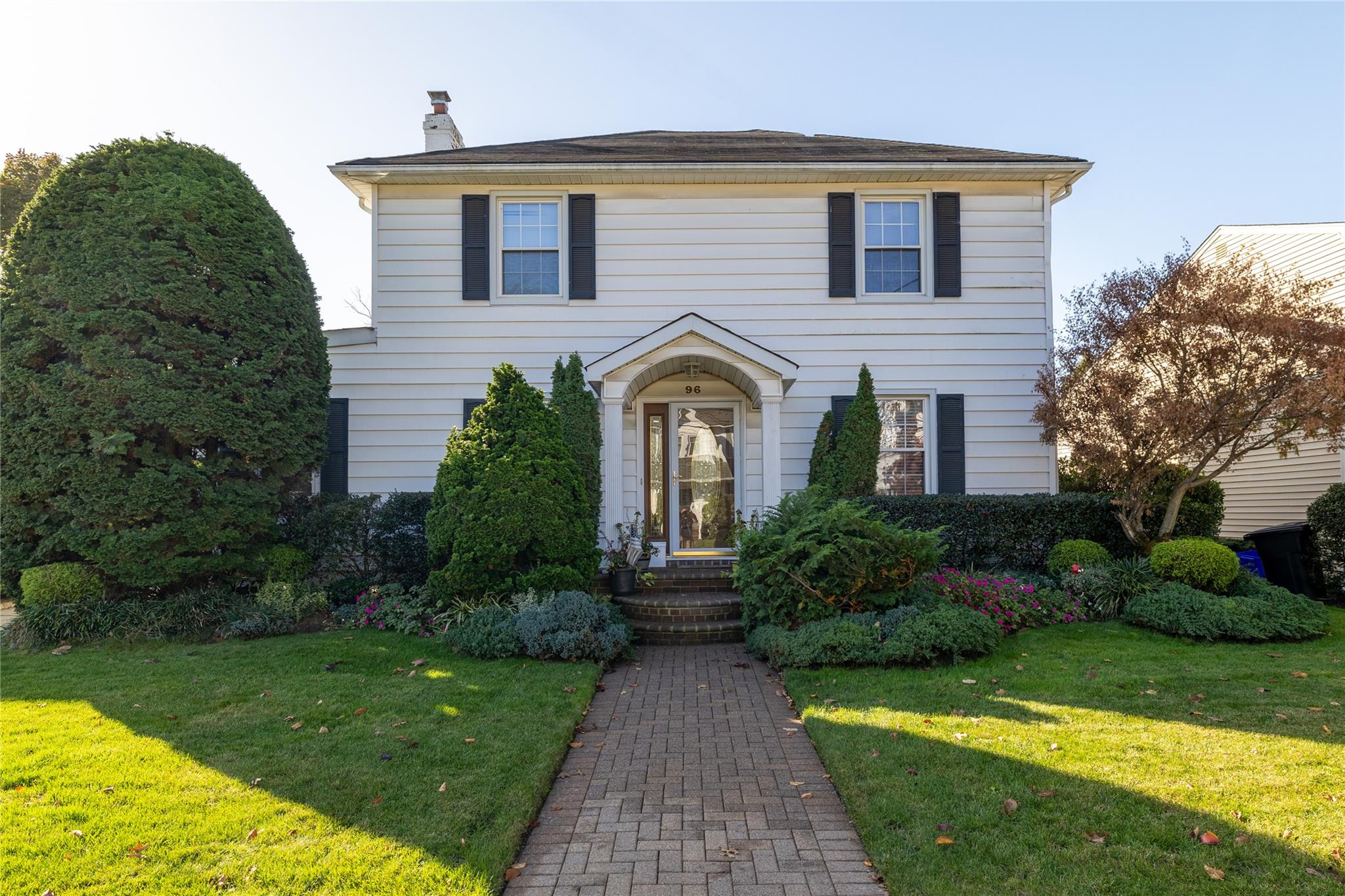 96 Dorchester Road, Rockville Centre, New York image 1