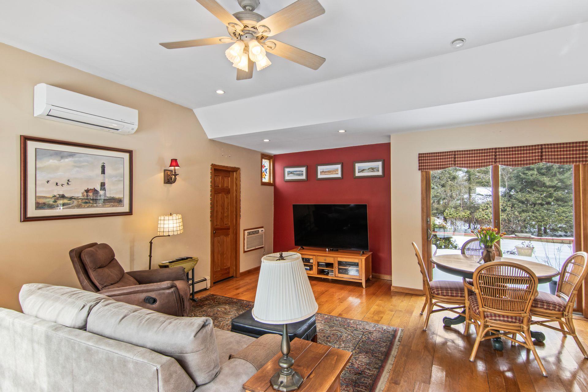 34 Conscience Circle, Setauket, New York image 10