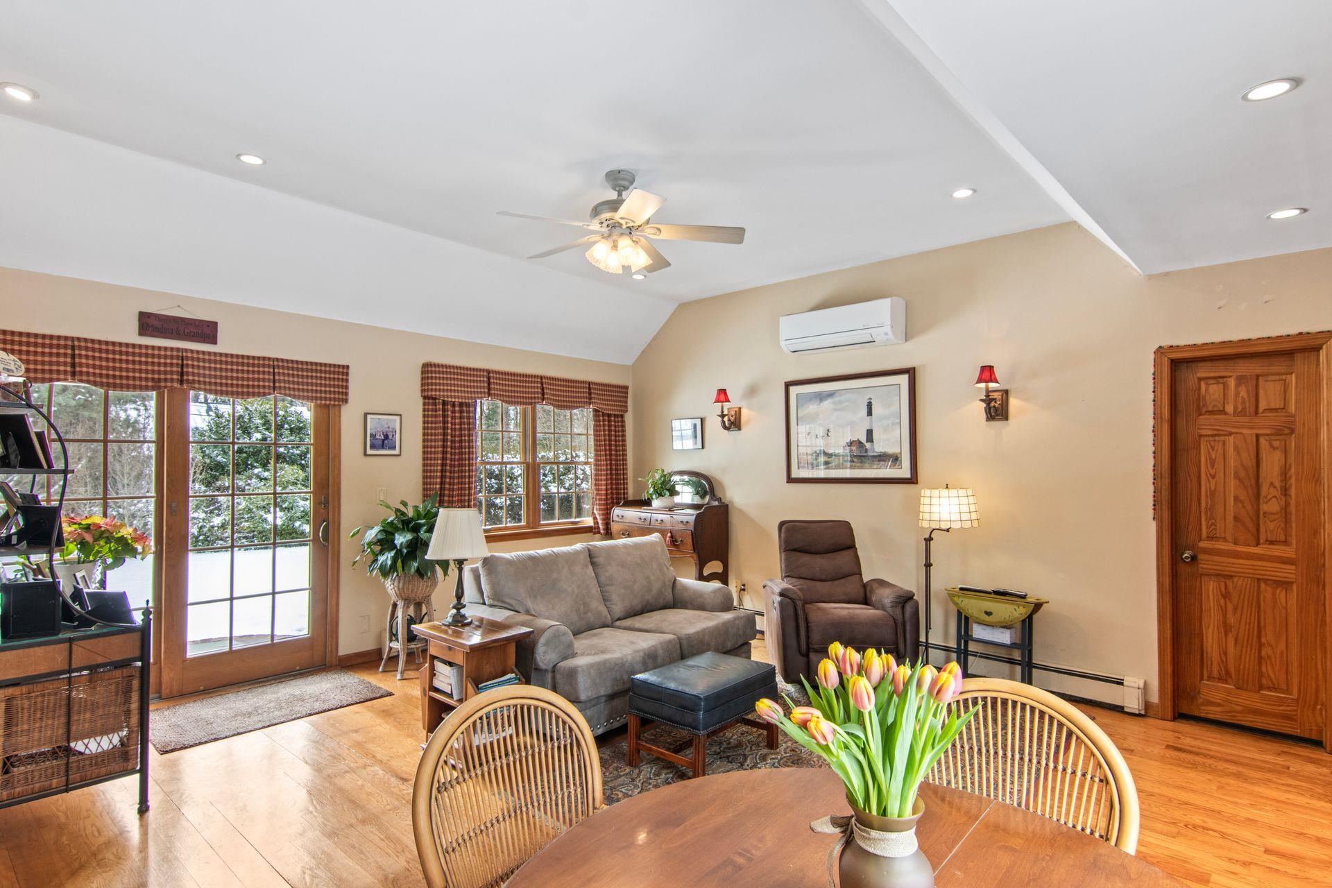 34 Conscience Circle, Setauket, New York image 12