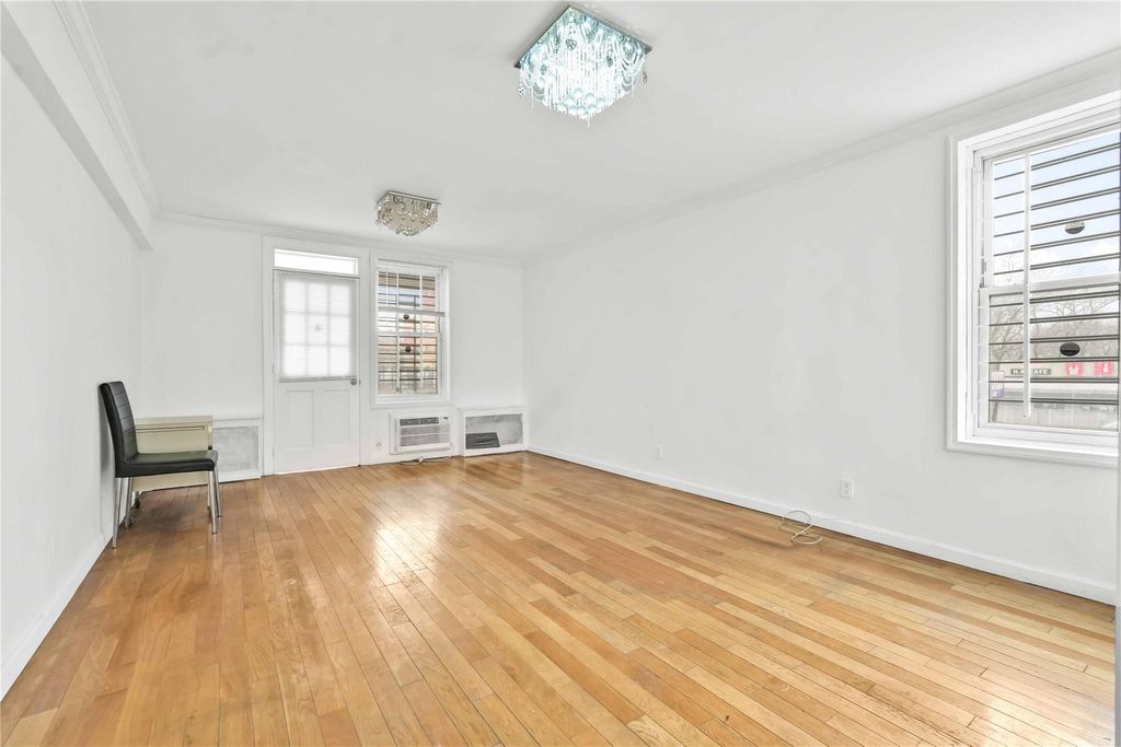 listing image 0