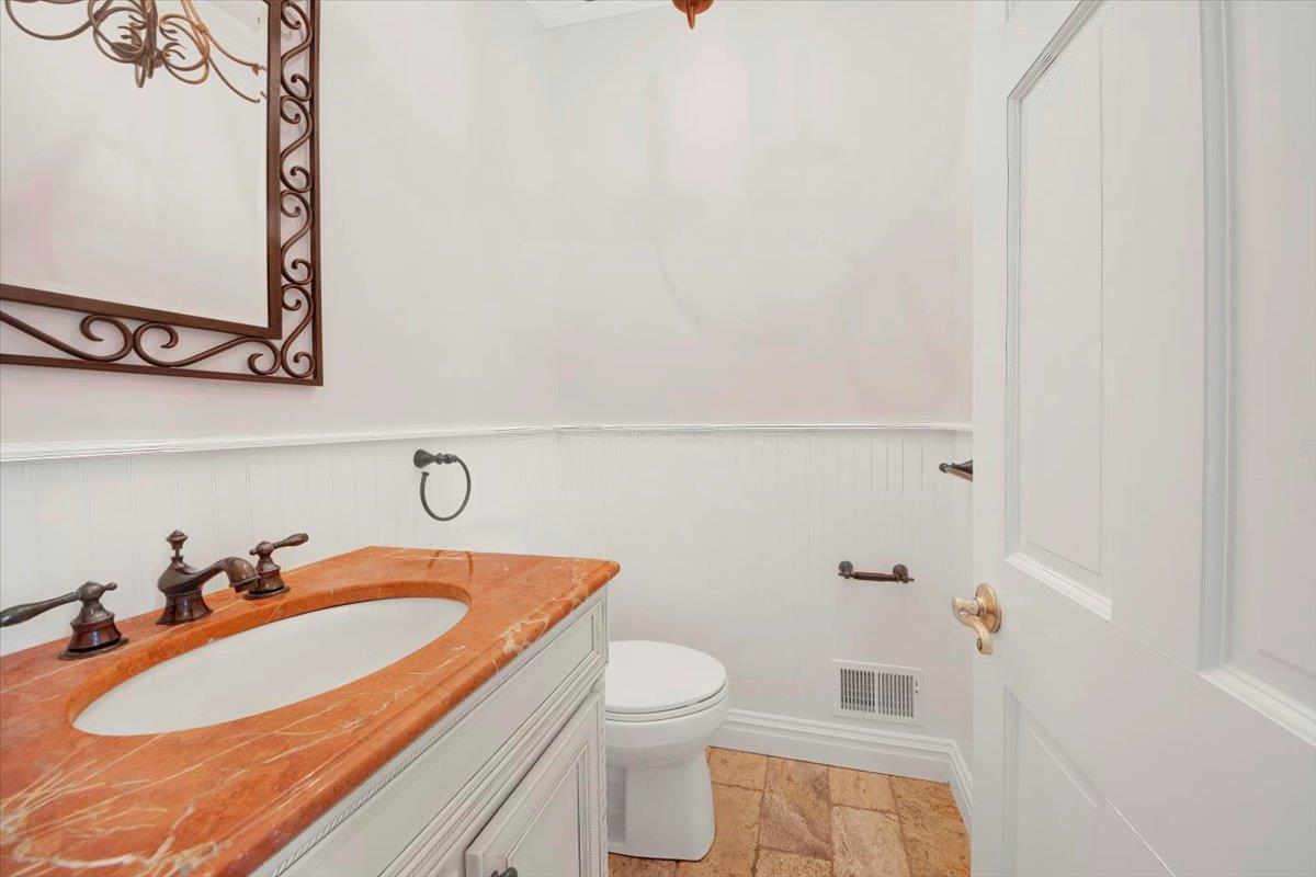 8 Shore Club Drive, New Rochelle, New York image 15