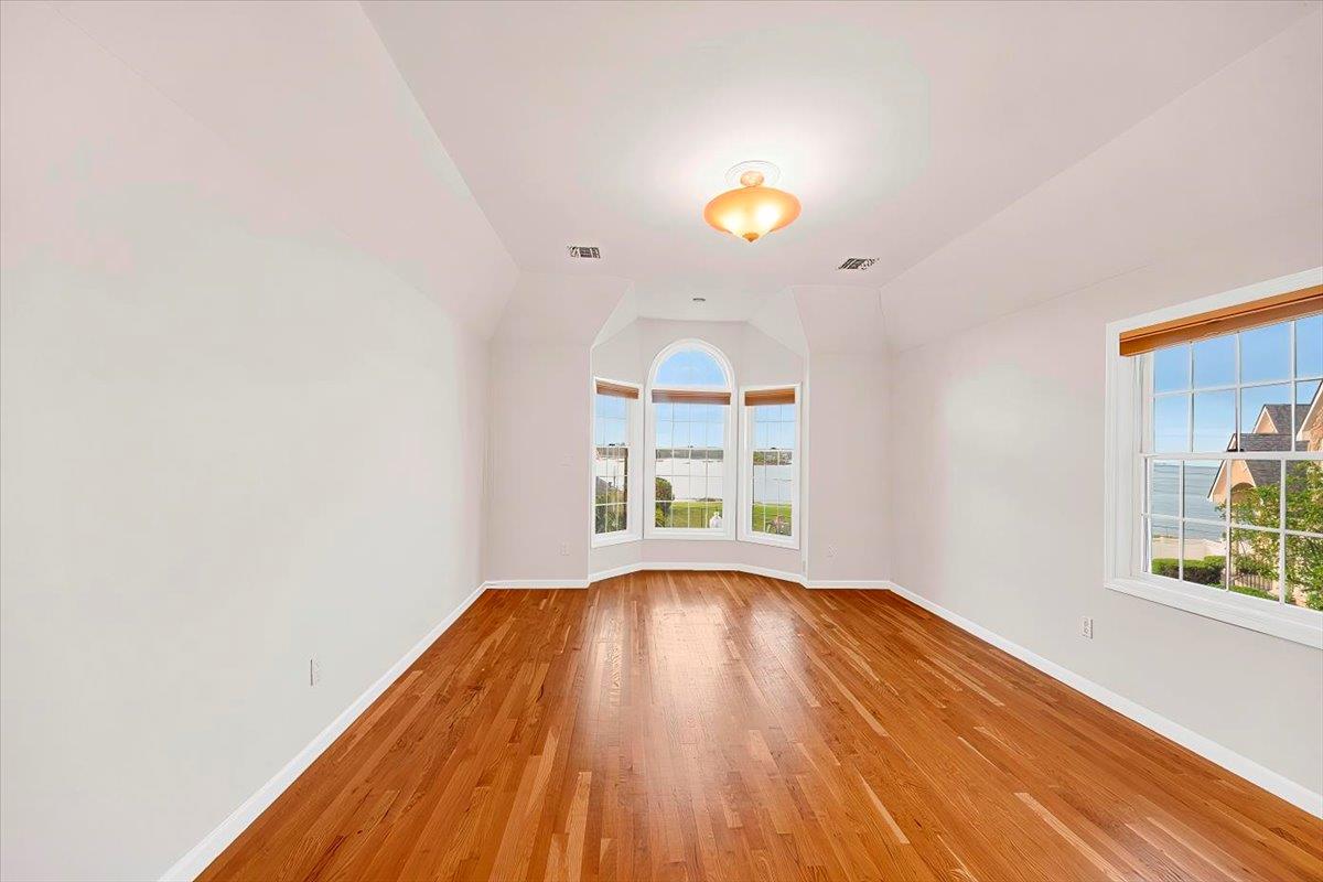 8 Shore Club Drive, New Rochelle, New York image 31