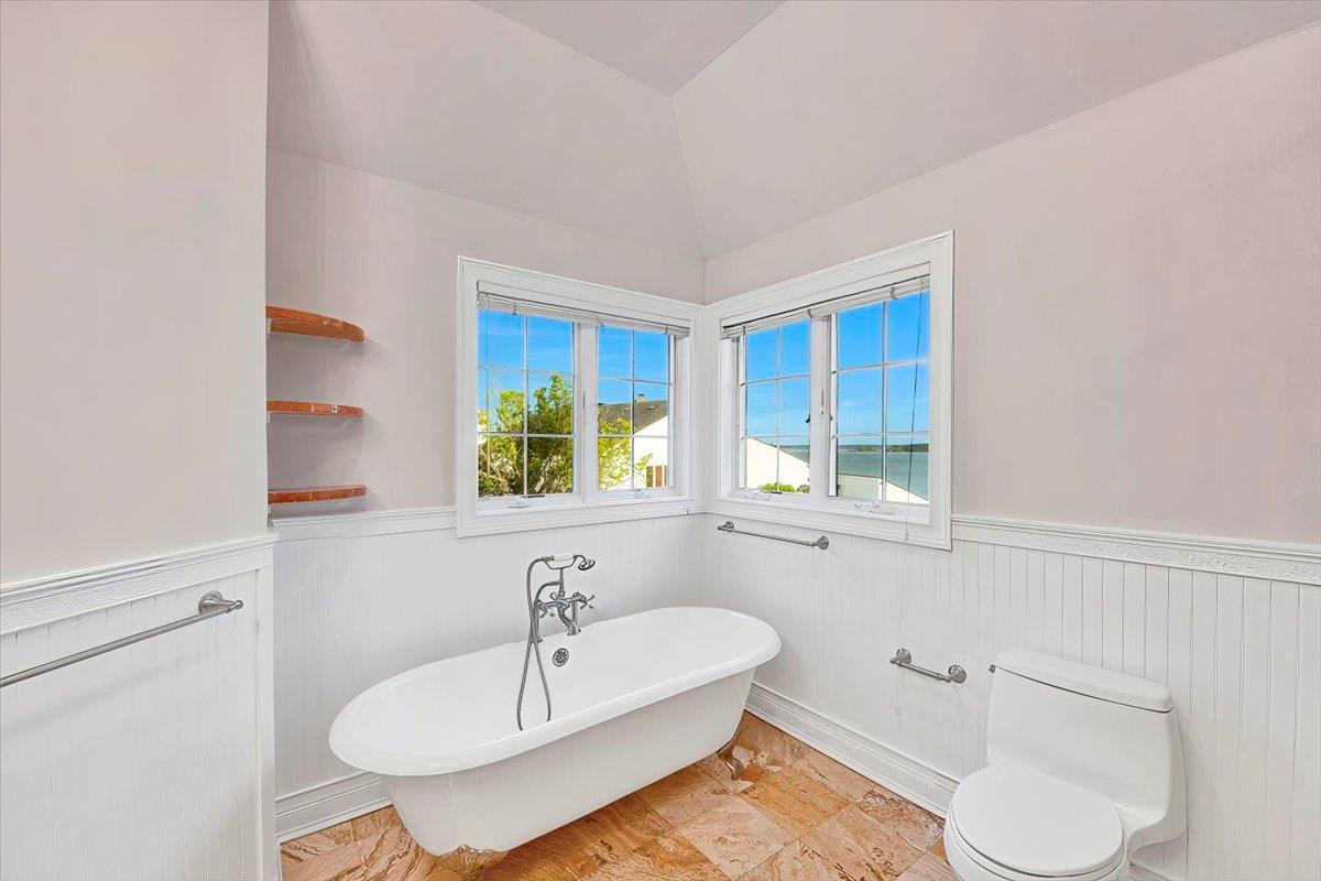 8 Shore Club Drive, New Rochelle, New York image 21