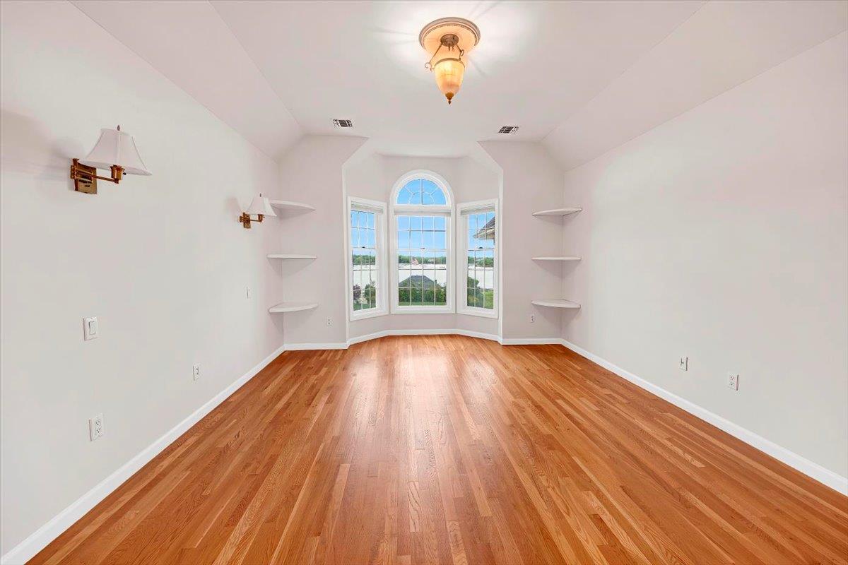8 Shore Club Drive, New Rochelle, New York image 25
