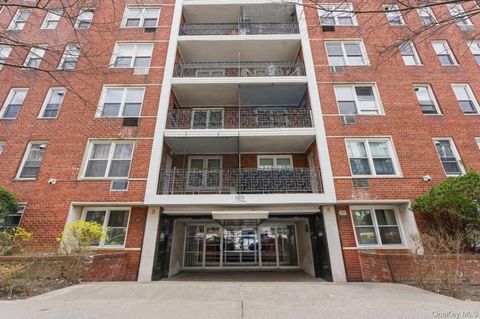Homes For Sale - 144-30 Sanford Ave Ave #6V<br/> Queens County, Flushing, NY 11355