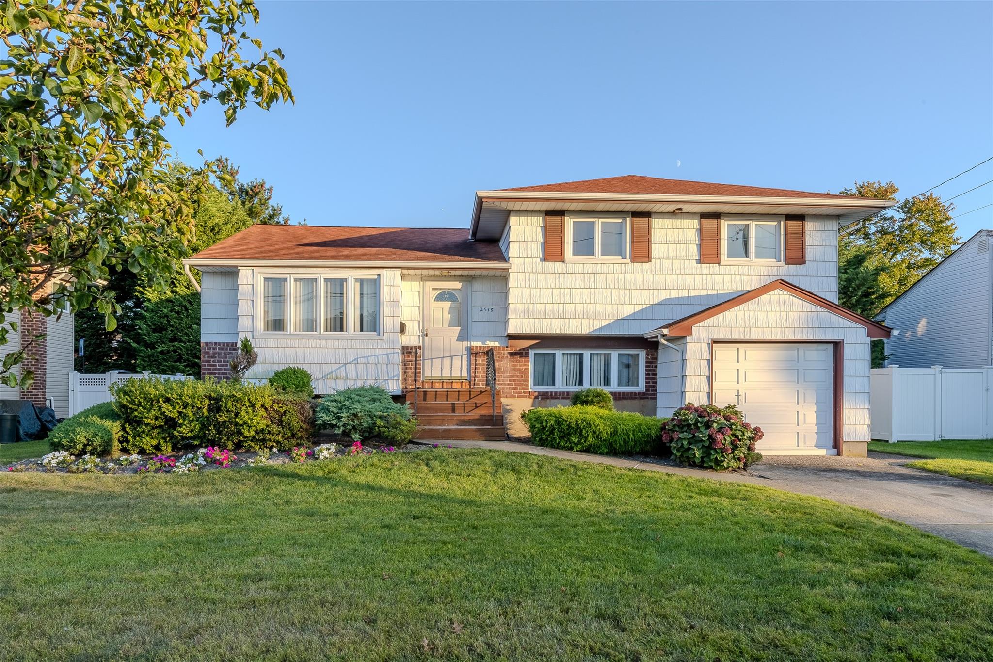 2518 Walters Court, Bellmore, New York image 27