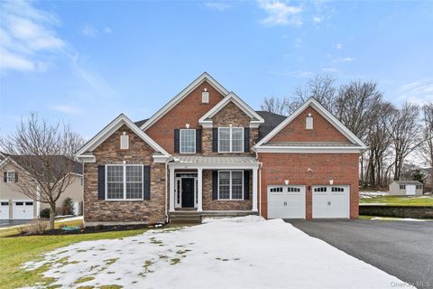 Homes For Sale - 108 Boxwood Circle<br/> Dutchess County, Hopewell Junction, NY 12533