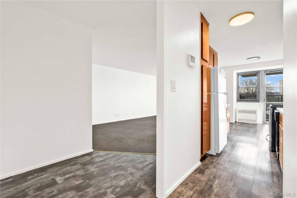 Photo of 290 W 232nd Street #4E, Bronx, NY 10463 (MLS # 967108)