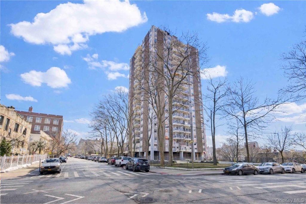 Photo of 290 W 232nd Street #4E, Bronx, NY 10463 (MLS # 967108)