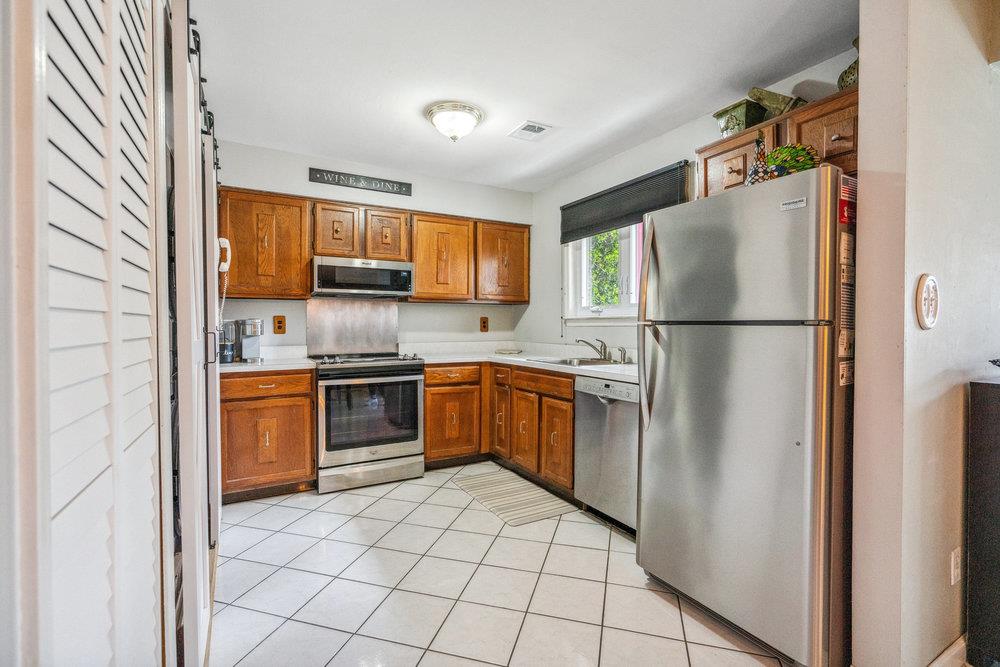 203 Springmeadow Drive #H, Holbrook, New York image 8