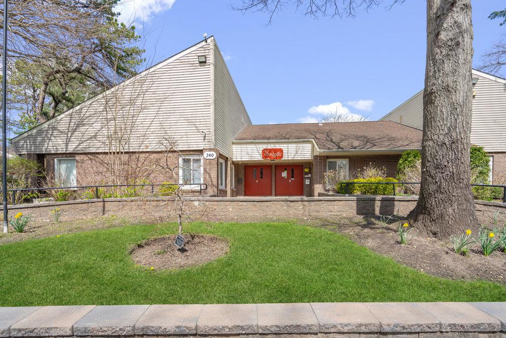 203 Springmeadow Drive #H, Holbrook, New York image 24