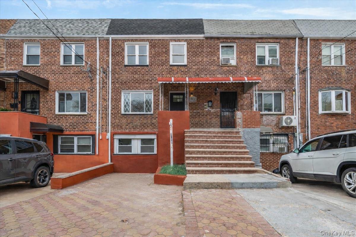 186-01 Henderson Avenue