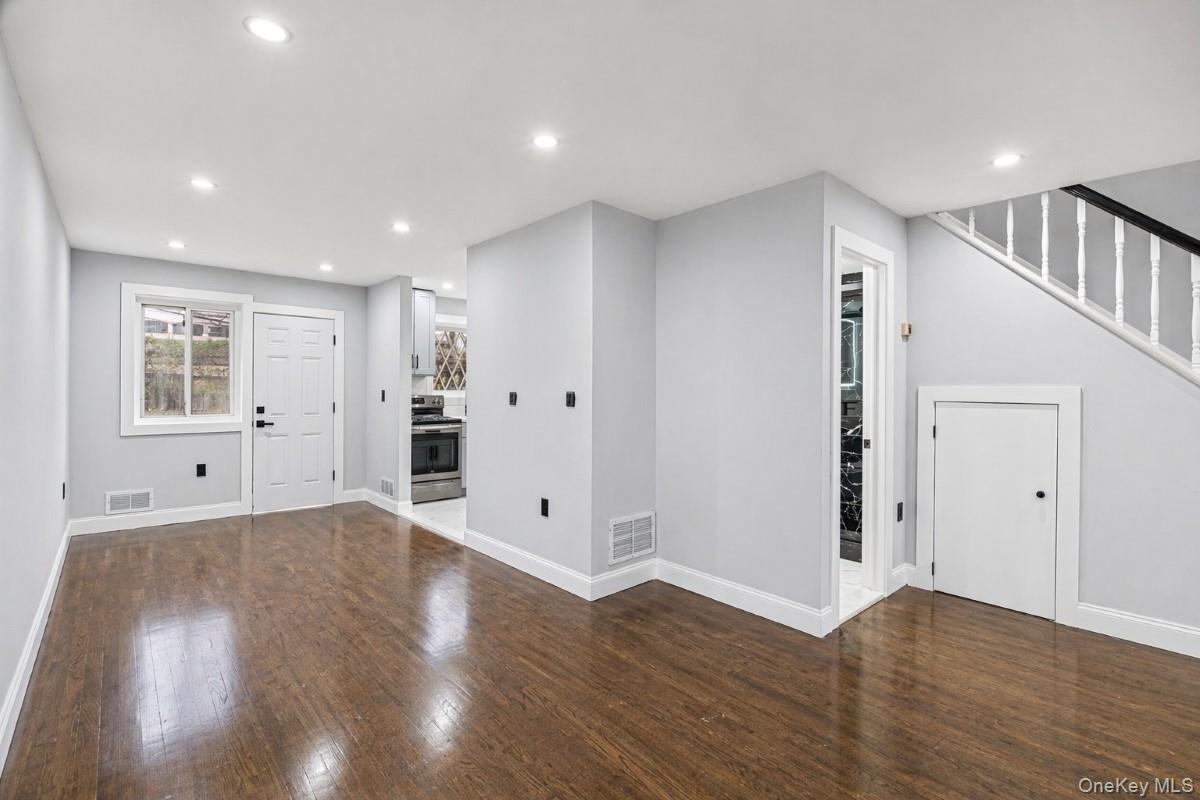 186-01 Henderson Avenue