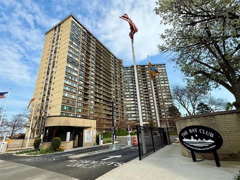 Photo of 2 Bay Club Drive #17Z2, Bayside, NY 11360 (MLS # 928452) Photo of 2 Bay Club Drive #17Z2, Bayside, NY 11360 (MLS # 928452)