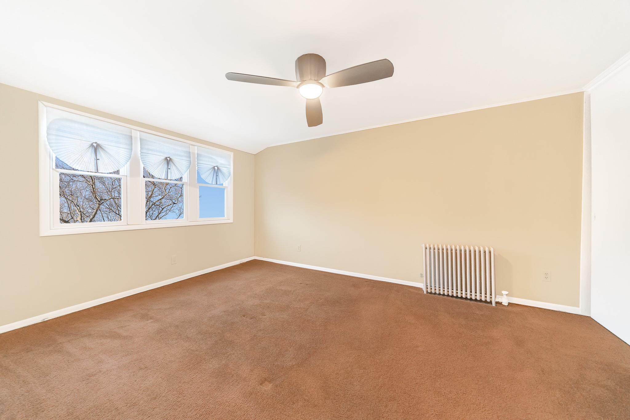 11 Deauville Parkway, Lindenhurst, New York image 15