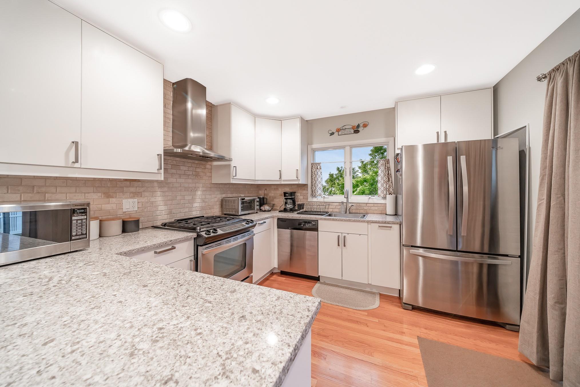 11 Deauville Parkway, Lindenhurst, New York image 9