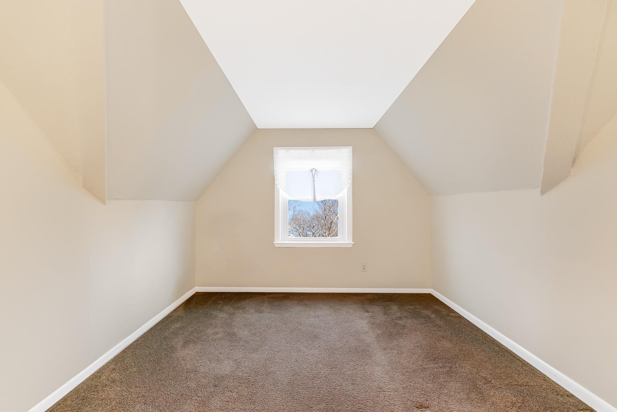 11 Deauville Parkway, Lindenhurst, New York image 17