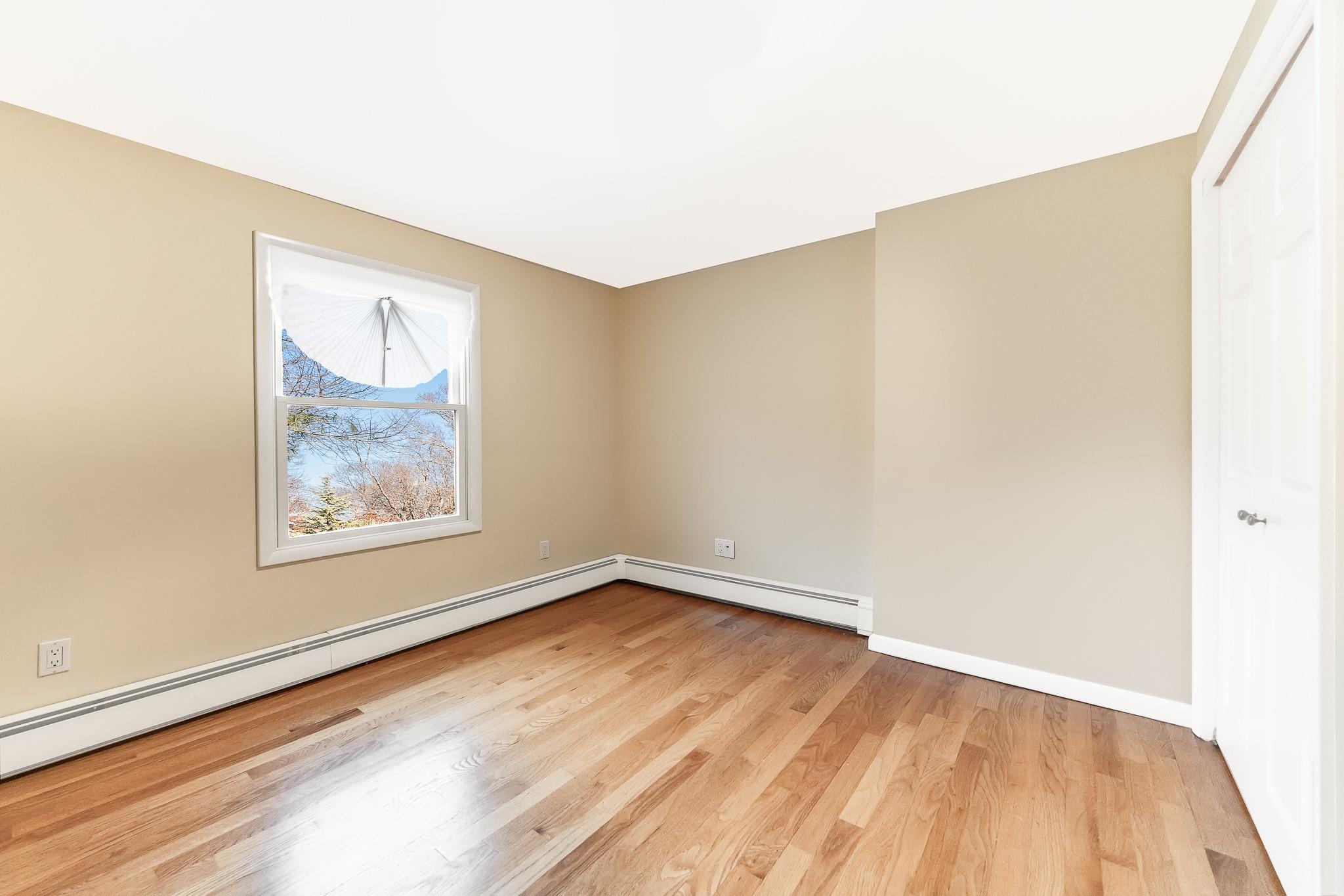 11 Deauville Parkway, Lindenhurst, New York image 18