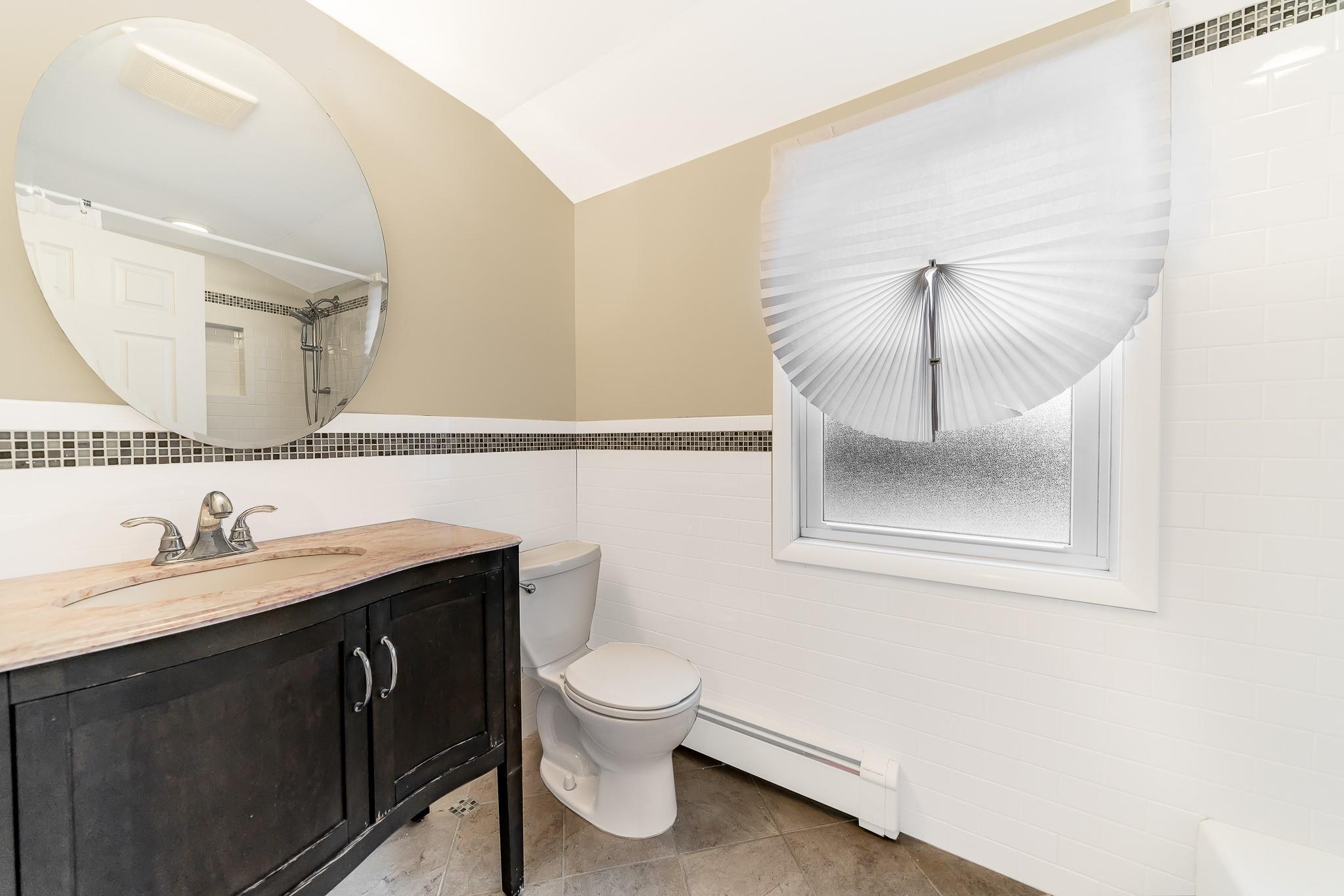 11 Deauville Parkway, Lindenhurst, New York image 16