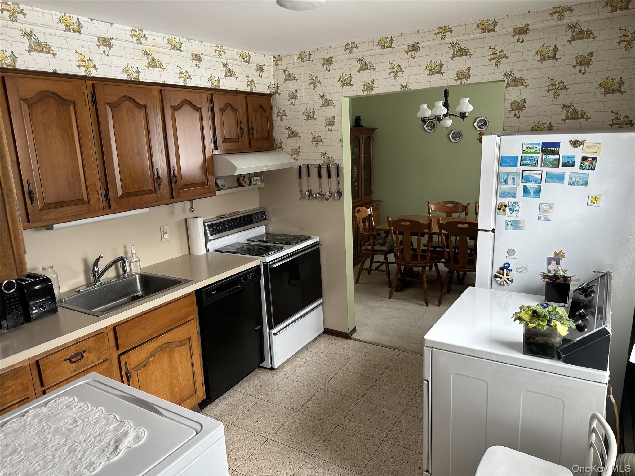 63 Morning Glory Road