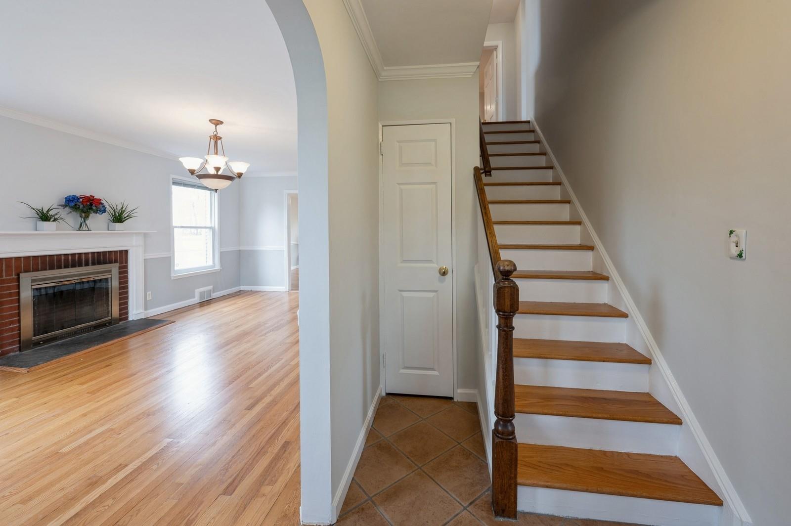 19 Longview Drive, Eastchester, New York image 5