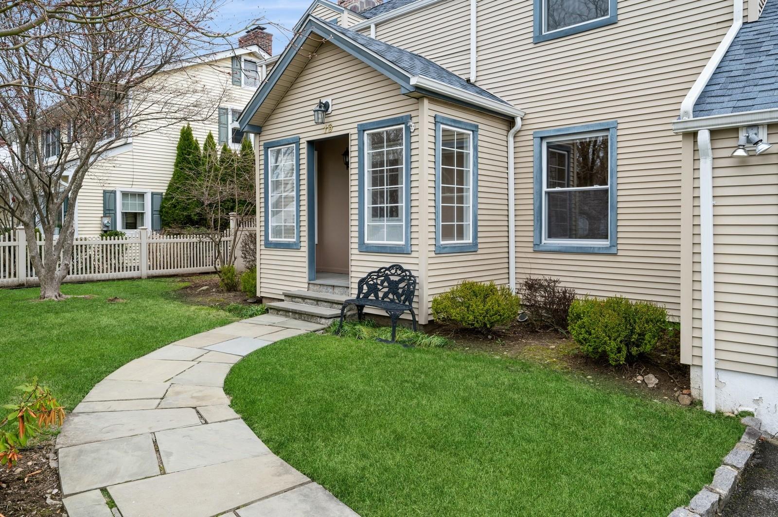 19 Longview Drive, Eastchester, New York image 3