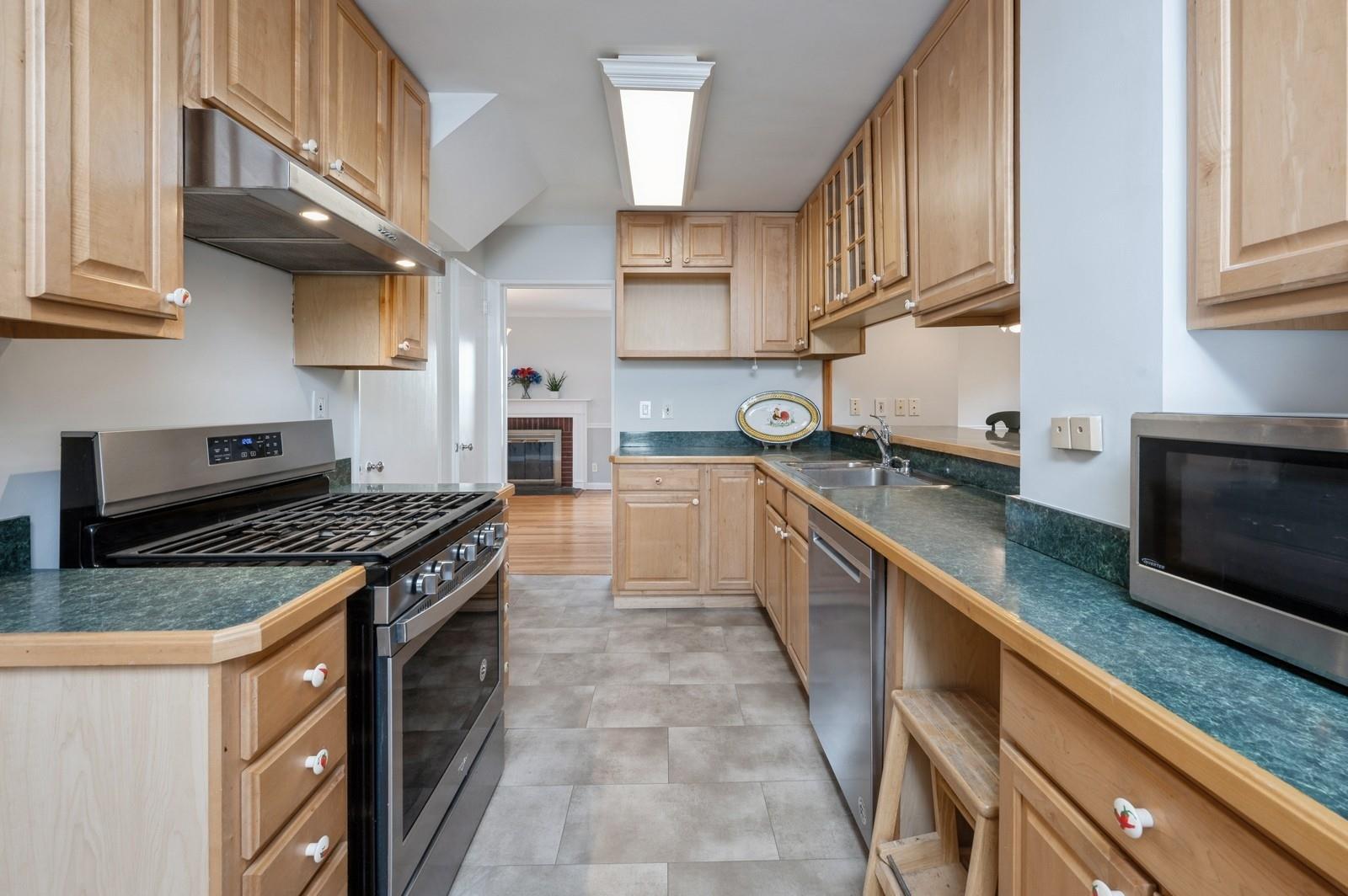 19 Longview Drive, Eastchester, New York image 12