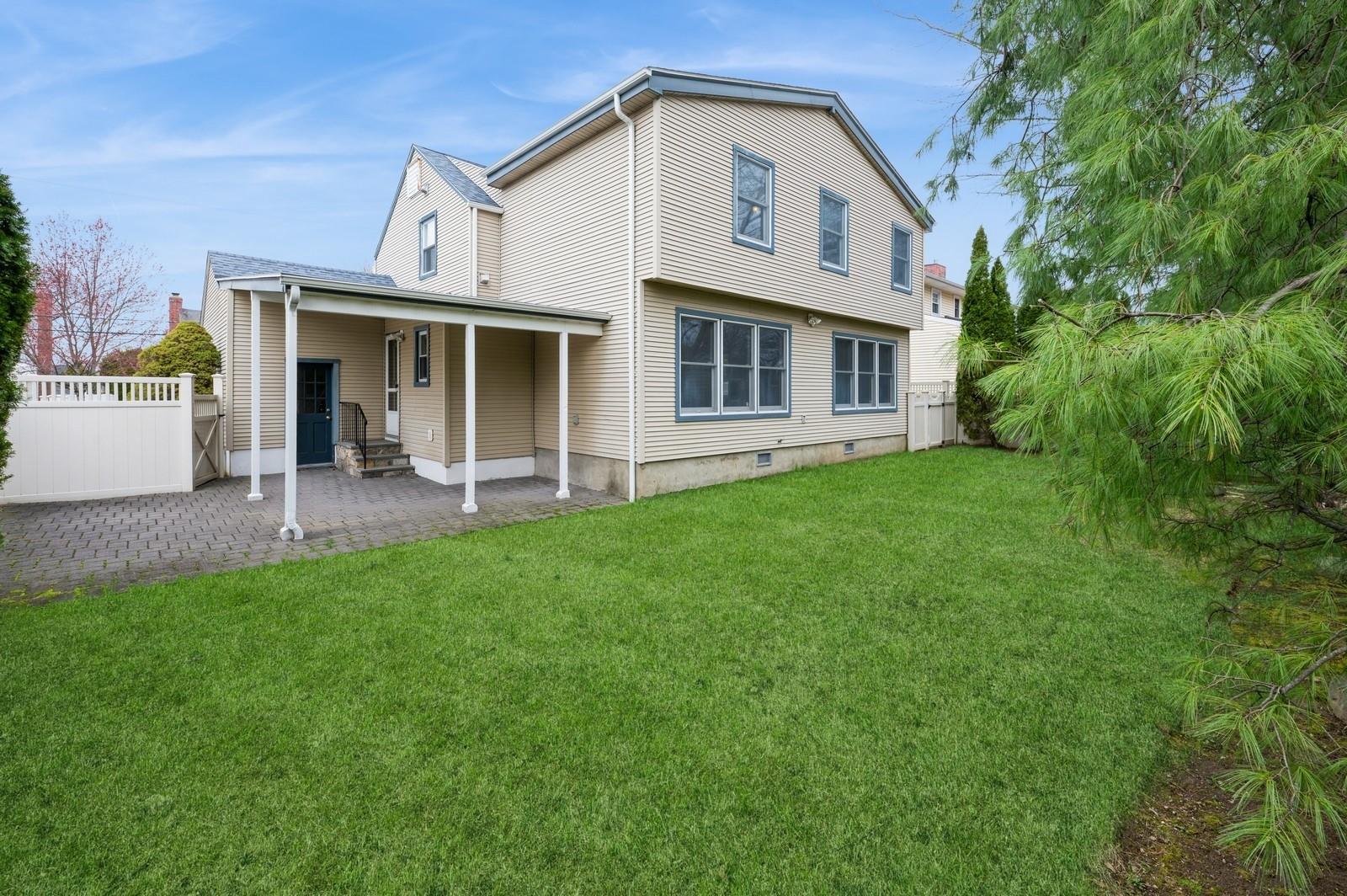 19 Longview Drive, Eastchester, New York image 32