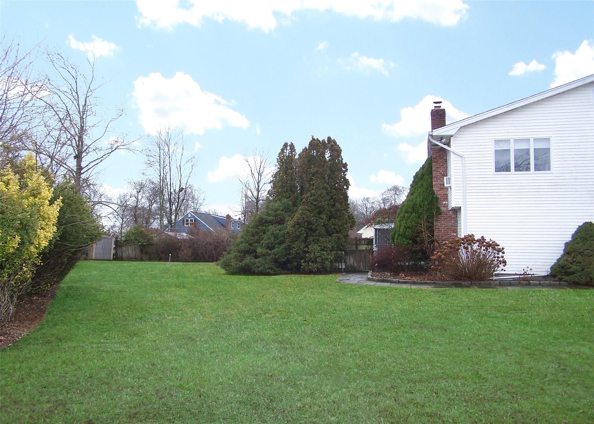 151 Lakeside Drive, Oakdale, New York image 22