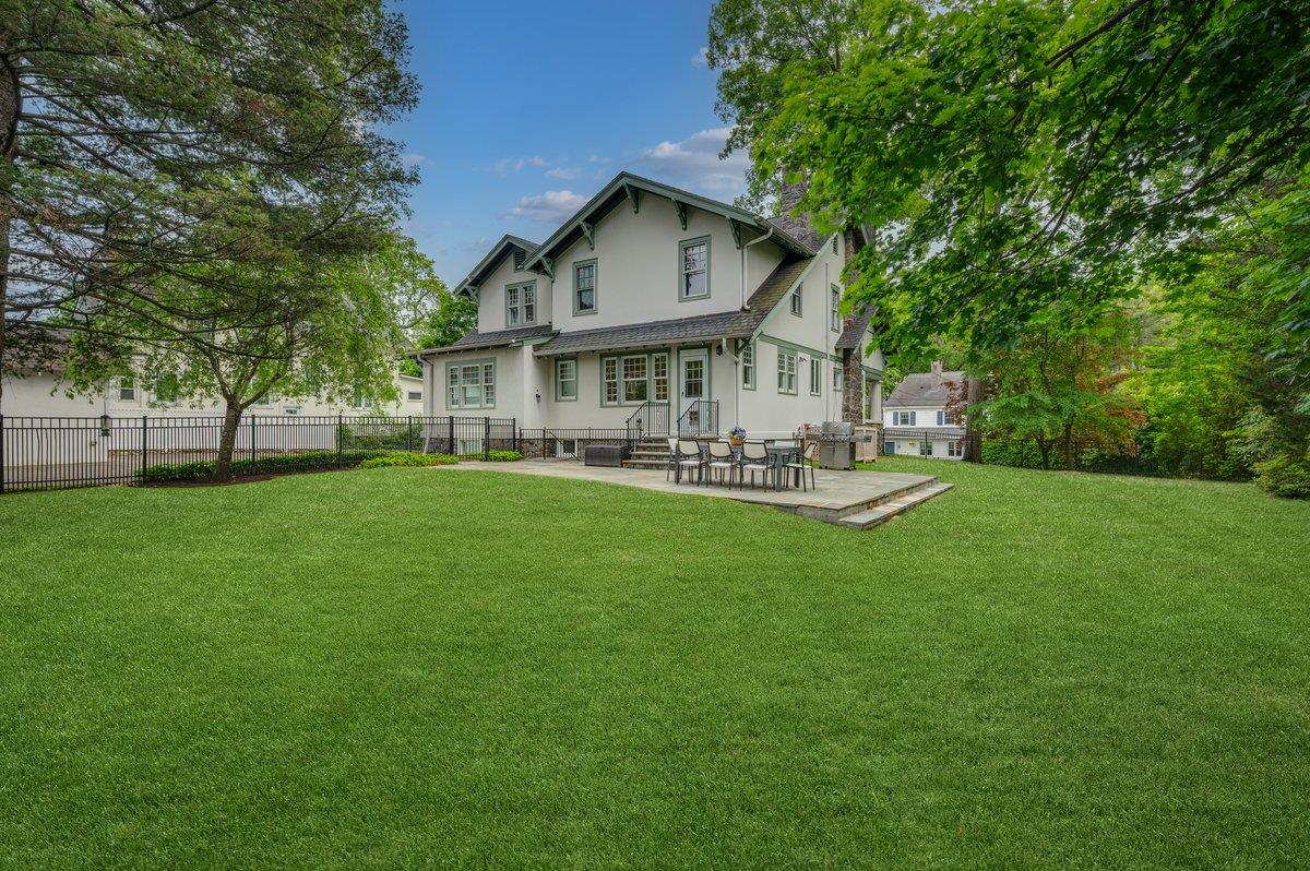 35 Mayhew Avenue, Larchmont, New York image 2