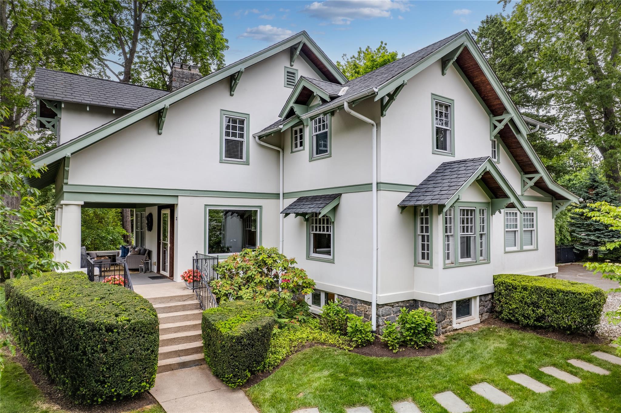 35 Mayhew Avenue, Larchmont, New York image 1