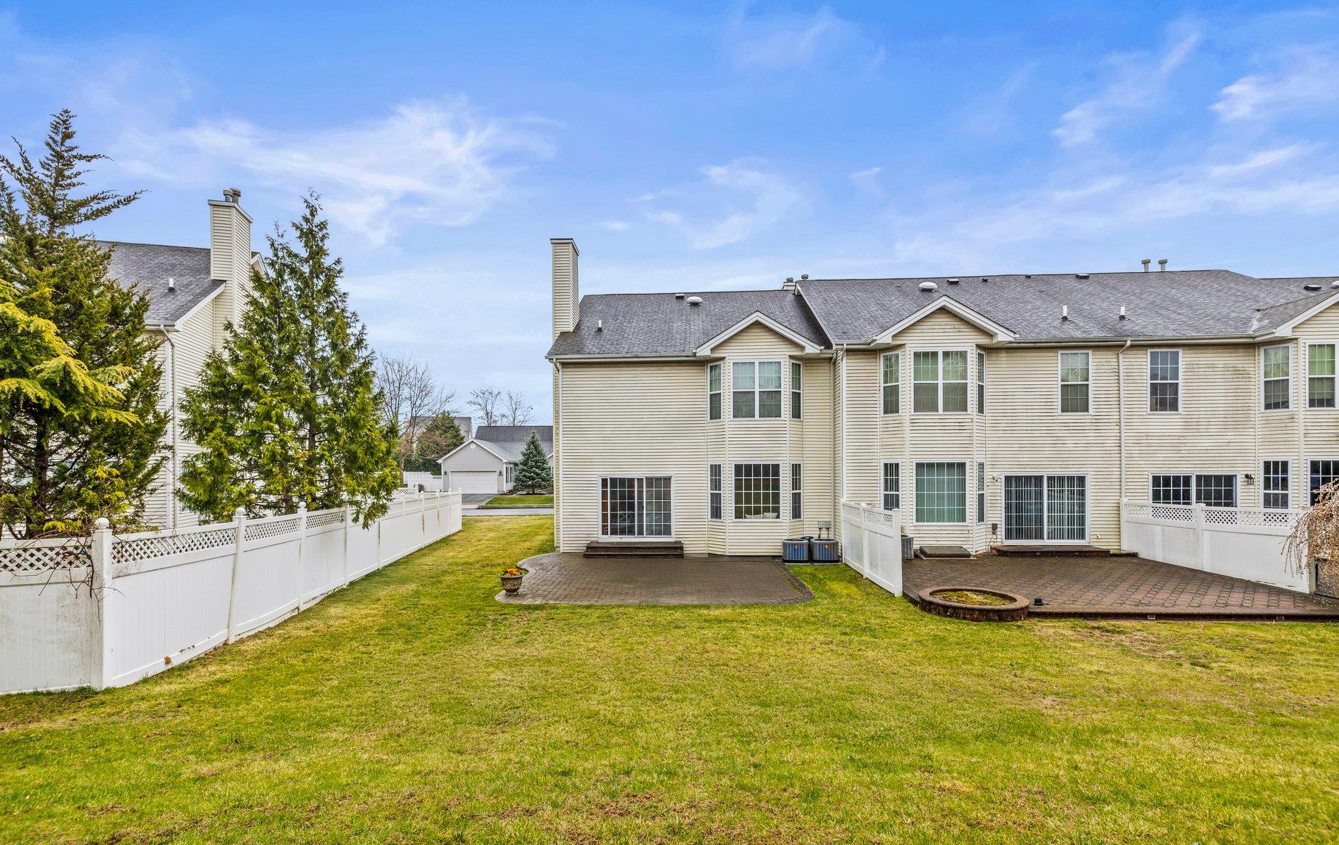 224 Rivendell Court, Melville, New York image 22
