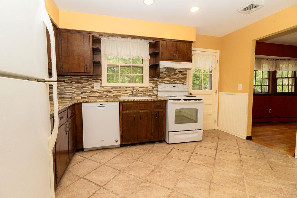 45 Hillside Road, Stony Brook, New York image 11