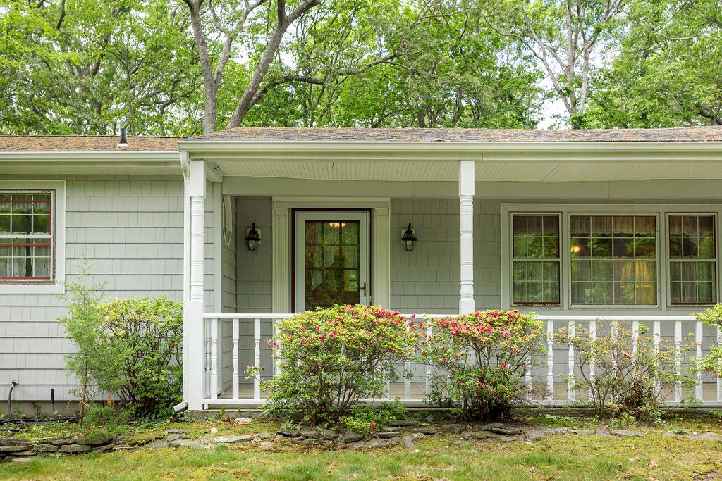 45 Hillside Road, Stony Brook, New York image 3