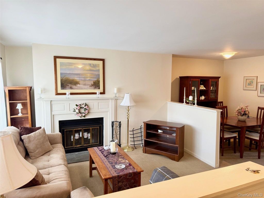 Photo of 23 Windle Park #B, Tarrytown, NY 10591 (MLS # 961737)