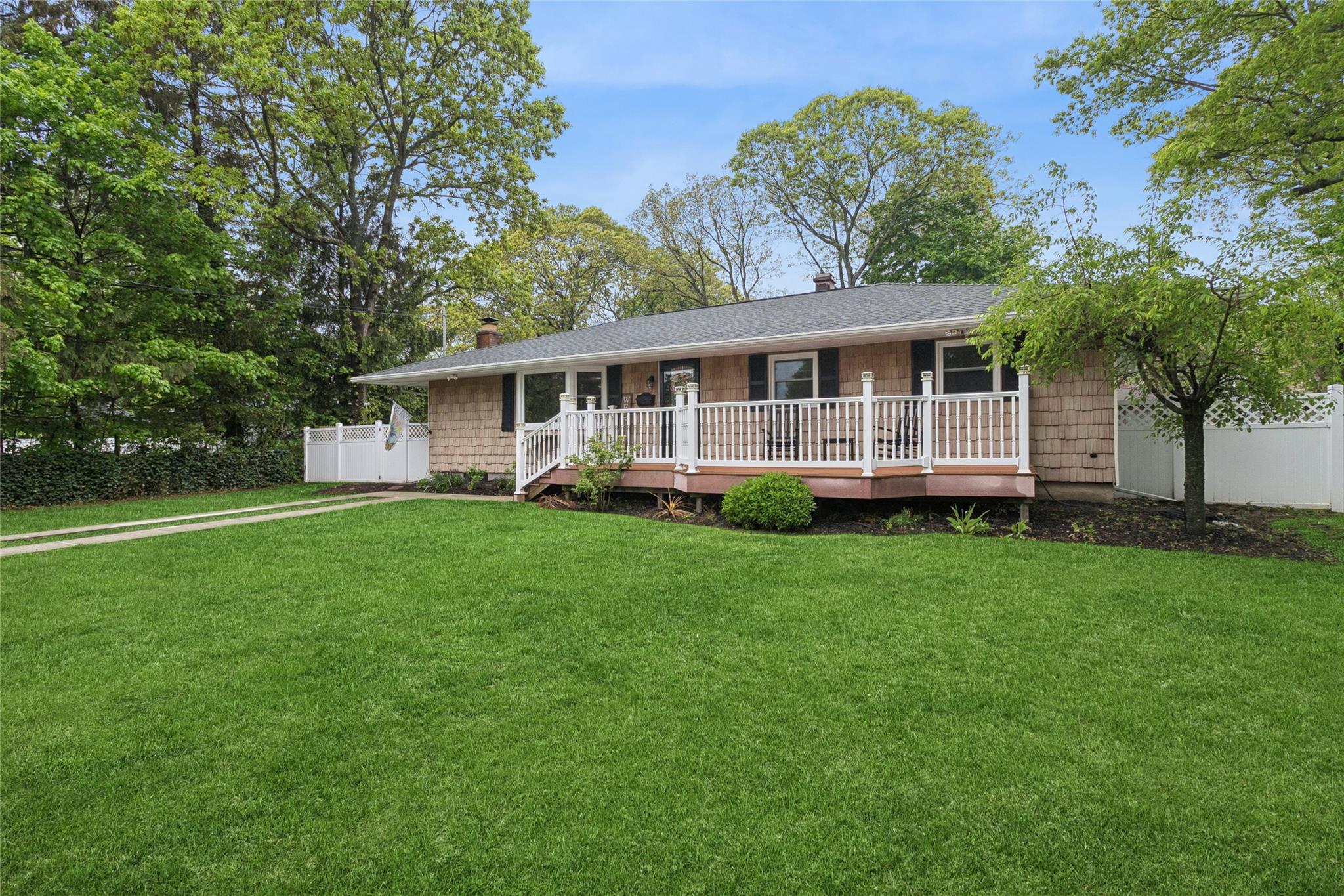 1 Arnold Court, Port Jefferson Station, New York image 39