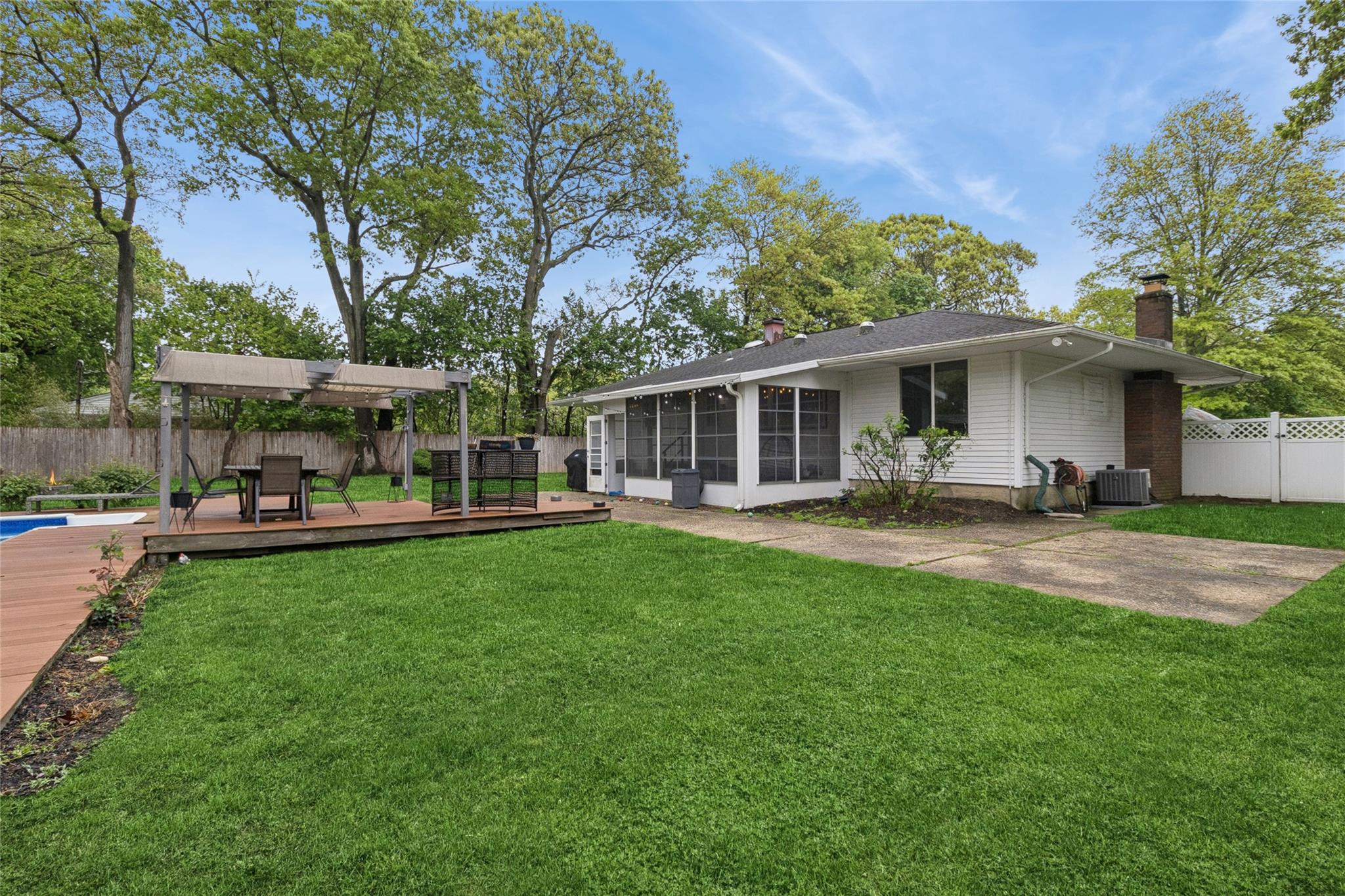 1 Arnold Court, Port Jefferson Station, New York image 26