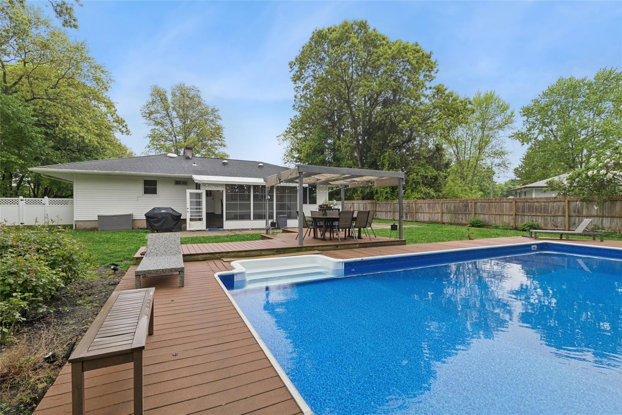 1 Arnold Court, Port Jefferson Station, New York image 23