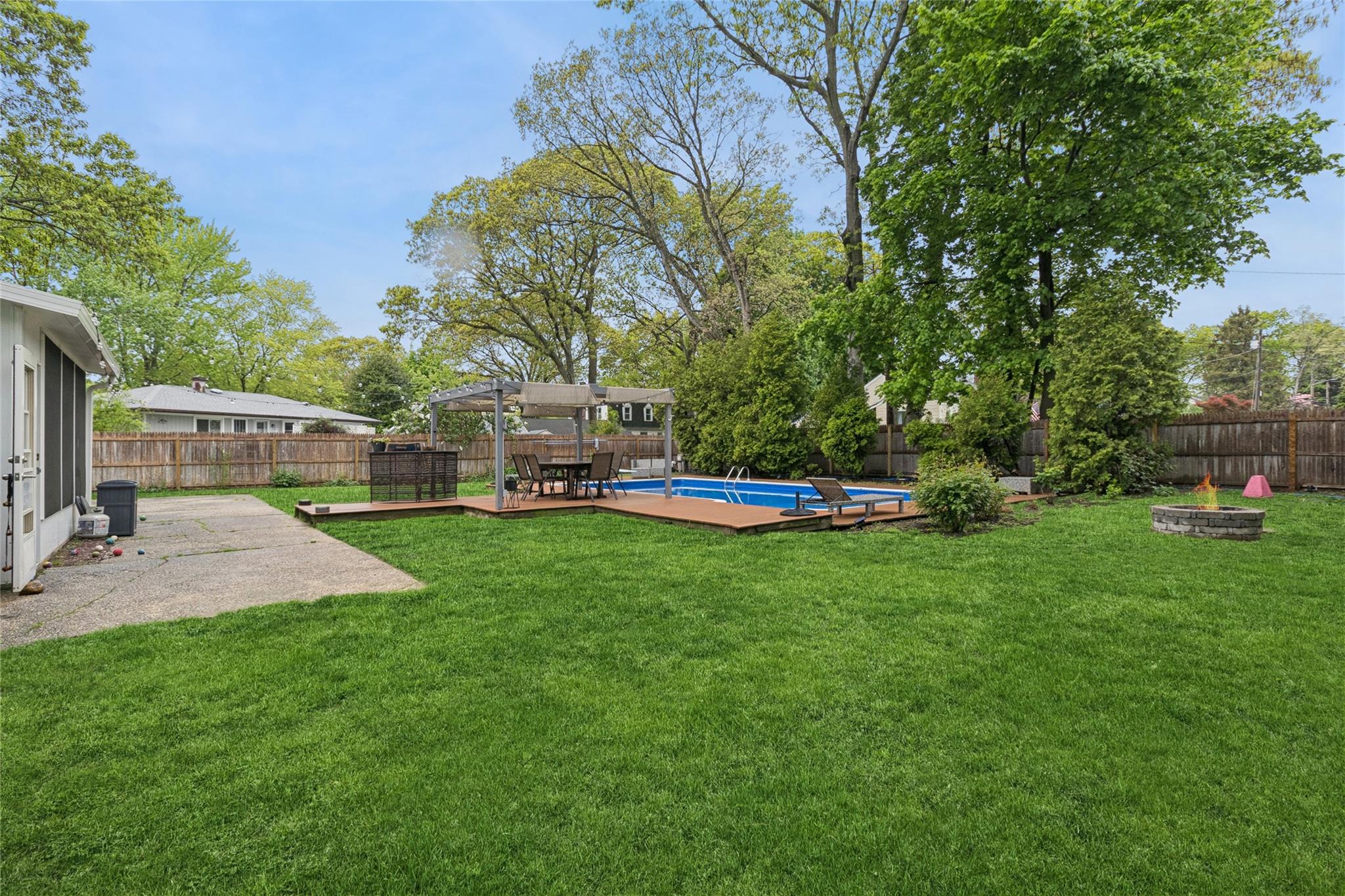 1 Arnold Court, Port Jefferson Station, New York image 24