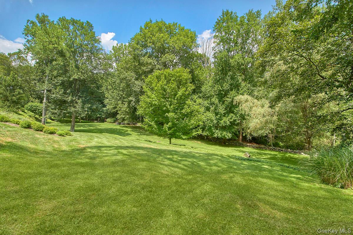 Chappaqua, New York 10514, United States, 4 Bedrooms Bedrooms, ,5 BathroomsBathrooms,Residential,Active,182158