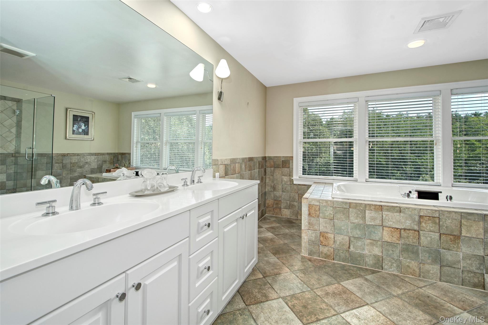 Chappaqua, New York 10514, United States, 4 Bedrooms Bedrooms, ,5 BathroomsBathrooms,Residential,Active,182158