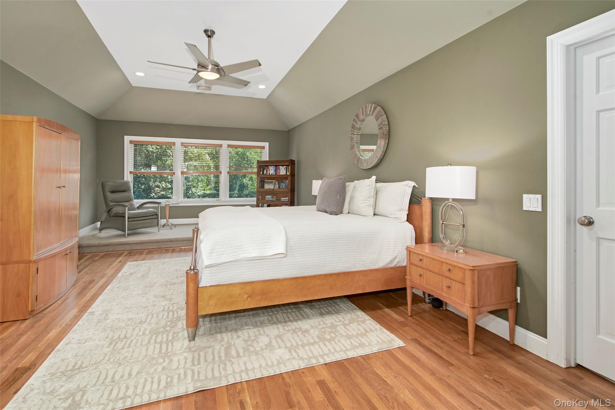 Chappaqua, New York 10514, United States, 4 Bedrooms Bedrooms, ,5 BathroomsBathrooms,Residential,Active,182158