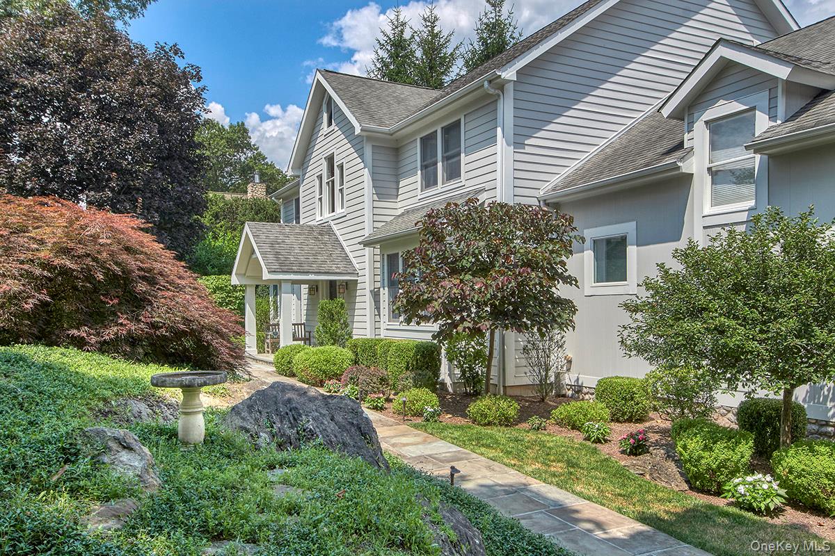 Chappaqua, New York 10514, United States, 4 Bedrooms Bedrooms, ,5 BathroomsBathrooms,Residential,Active,182158