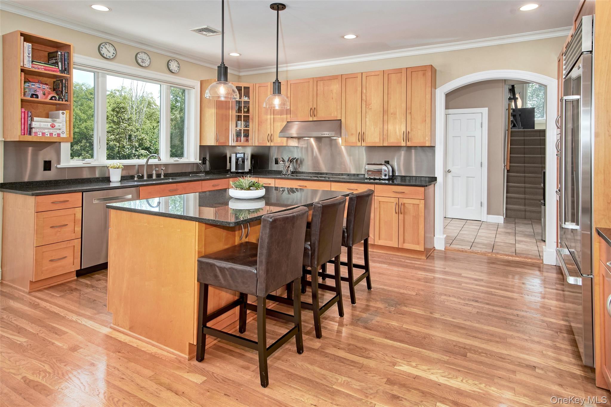 Chappaqua, New York 10514, United States, 4 Bedrooms Bedrooms, ,5 BathroomsBathrooms,Residential,Active,182158