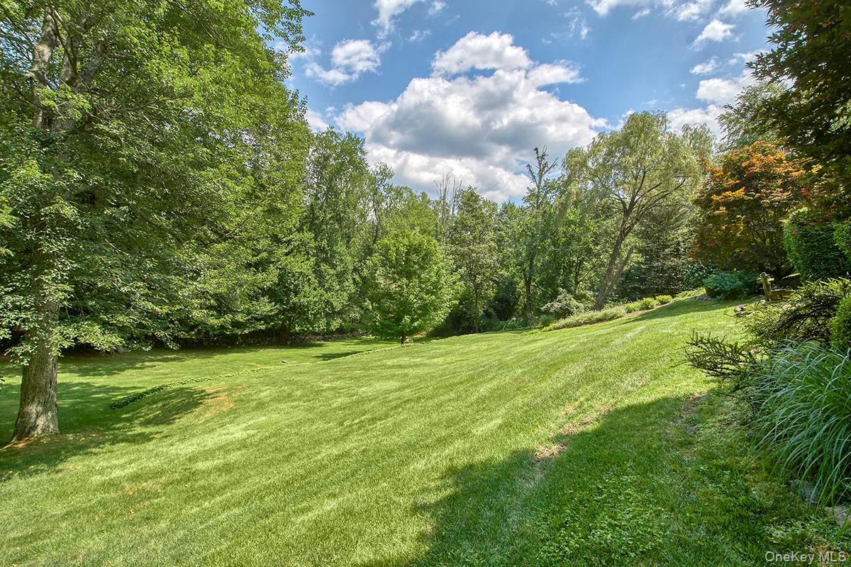 Chappaqua, New York 10514, United States, 4 Bedrooms Bedrooms, ,5 BathroomsBathrooms,Residential,Active,182158