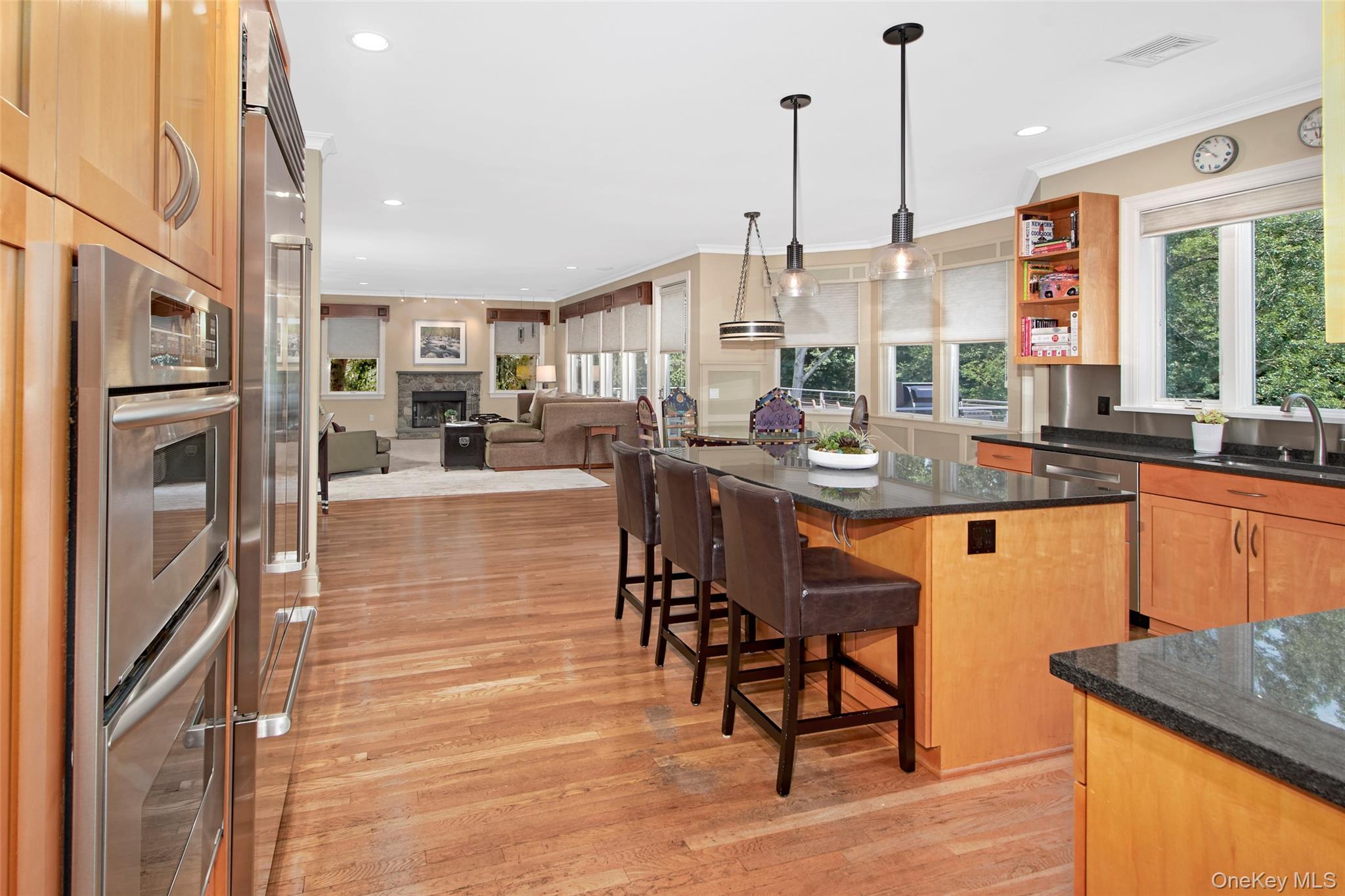 Chappaqua, New York 10514, United States, 4 Bedrooms Bedrooms, ,5 BathroomsBathrooms,Residential,Active,182158