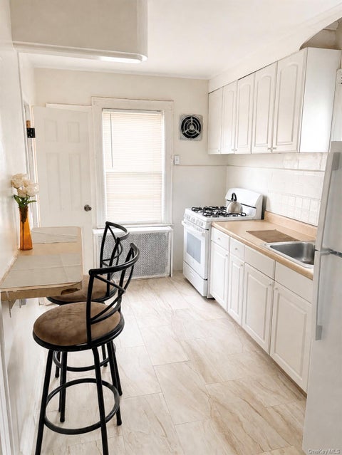 Apartment For Rent - 24111 143rd Avenue #1FL<br/> Queens County, Rosedale, NY 11422