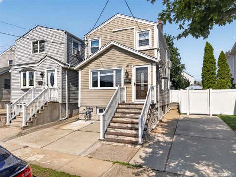 Homes For Sale - 41 Catherine Avenue<br/> Nassau County, Franklin Square, NY 11010