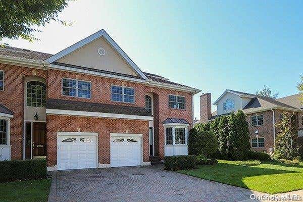 Photo of 4a Nassau Drive, Great Neck, NY 11021 (MLS # 1040957)