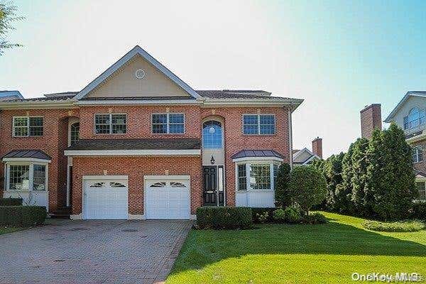 Photo of 4a Nassau Drive, Great Neck, NY 11021 (MLS # 1040957)